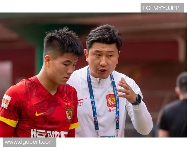 广州篮球队在邀请赛中以86分稳居积分榜首位展现强劲实力